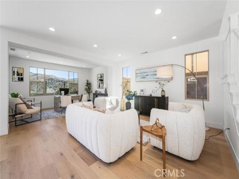 107  Somera  , Irvine, CA