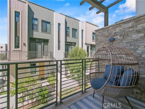 102  Sawbuck  , Irvine, CA