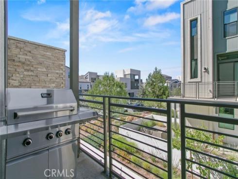 102  Sawbuck  , Irvine, CA