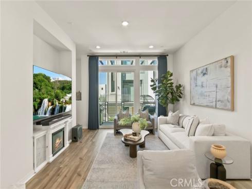 102  Sawbuck  , Irvine, CA