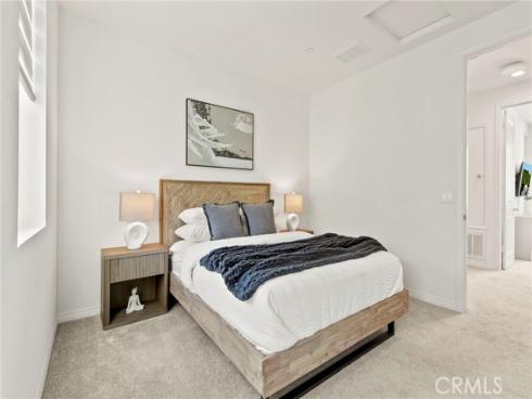 102  Sawbuck  , Irvine, CA