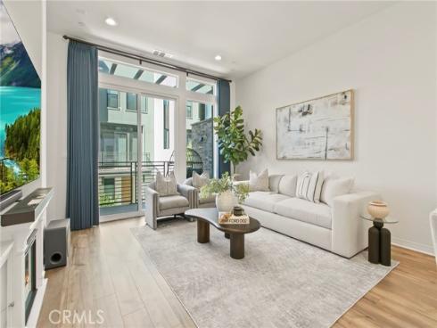 102  Sawbuck  , Irvine, CA