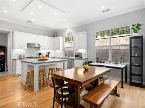 58  Tollson  , Irvine, CA