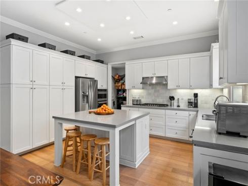 58  Tollson  , Irvine, CA