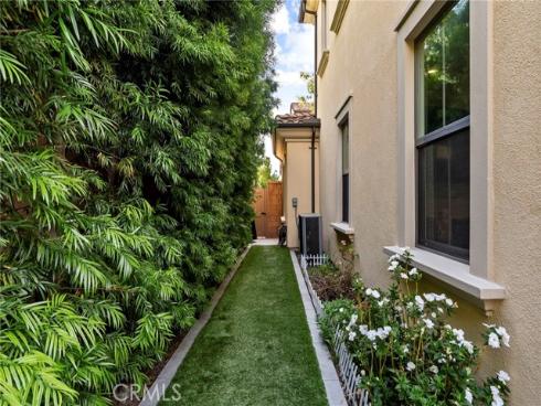 58  Tollson  , Irvine, CA