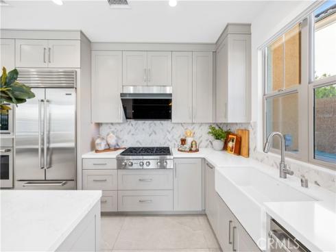 106  Albero  , Irvine, CA