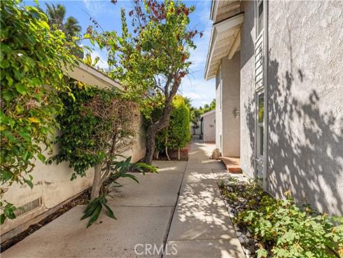 12  Oakdale  , Irvine, CA