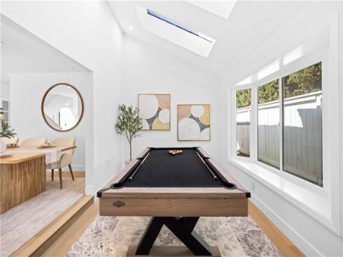 12  Oakdale  , Irvine, CA