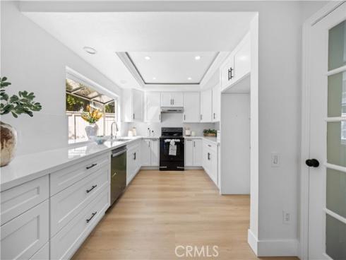 12  Oakdale  , Irvine, CA