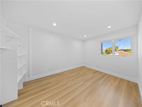 12  Oakdale  , Irvine, CA