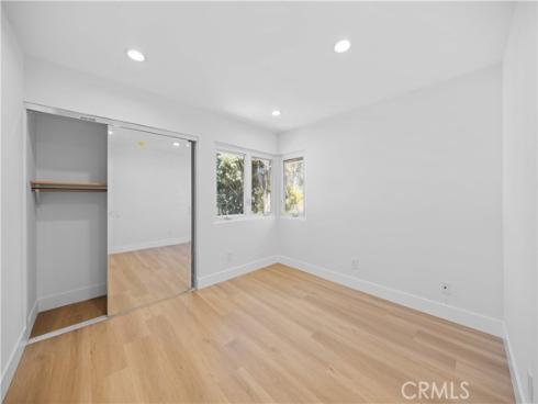 12  Oakdale  , Irvine, CA