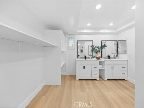 12  Oakdale  , Irvine, CA