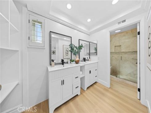 12  Oakdale  , Irvine, CA