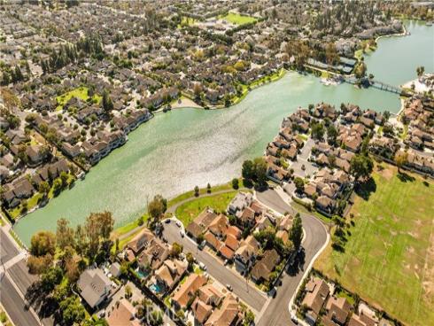 12  Oakdale  , Irvine, CA