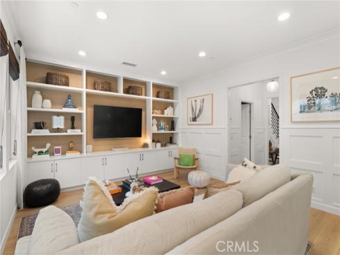 112  Gemstone  , Irvine, CA