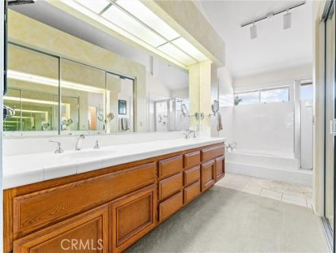 39  Foxboro  , Irvine, CA