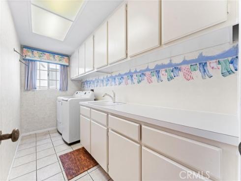 39  Foxboro  , Irvine, CA