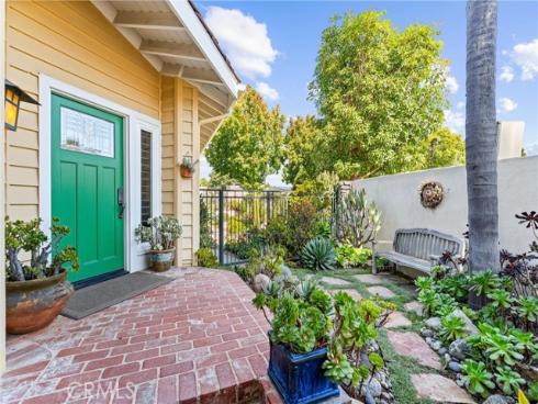 39  Foxboro  , Irvine, CA