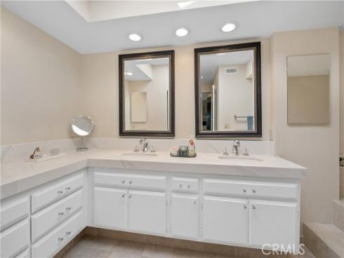 32  Colonial  , Irvine, CA