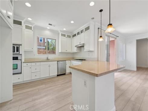 21  Canoe  , Irvine, CA