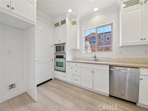 21  Canoe  , Irvine, CA