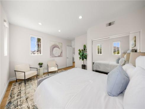 32  Silveroak  , Irvine, CA