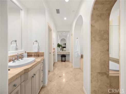 34  Tall Hedge  , Irvine, CA