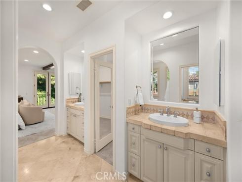 34  Tall Hedge  , Irvine, CA