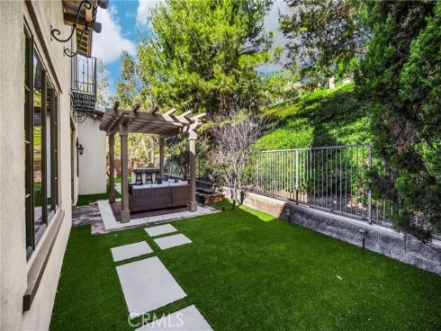 34  Tall Hedge  , Irvine, CA