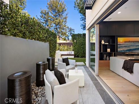 51  Fenway  , Irvine, CA