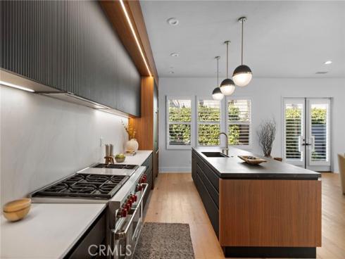 51  Fenway  , Irvine, CA