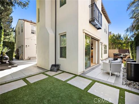 51  Fenway  , Irvine, CA