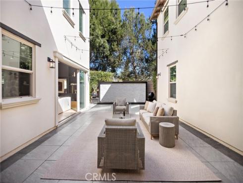 51  Fenway  , Irvine, CA