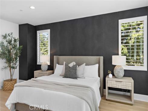 51  Fenway  , Irvine, CA