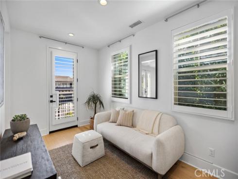 51  Fenway  , Irvine, CA