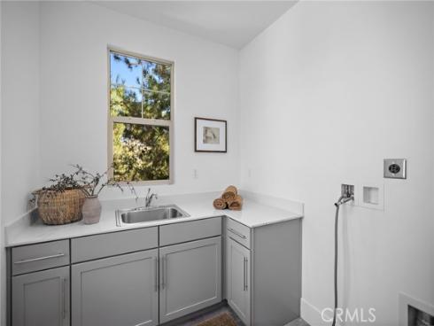 51  Fenway  , Irvine, CA