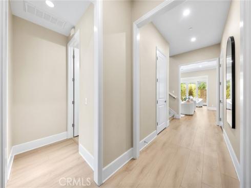 51  Thoroughbred  , Irvine, CA