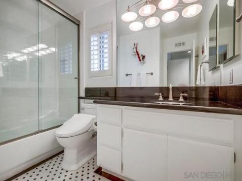 220  Lemon Grove  , Irvine, CA