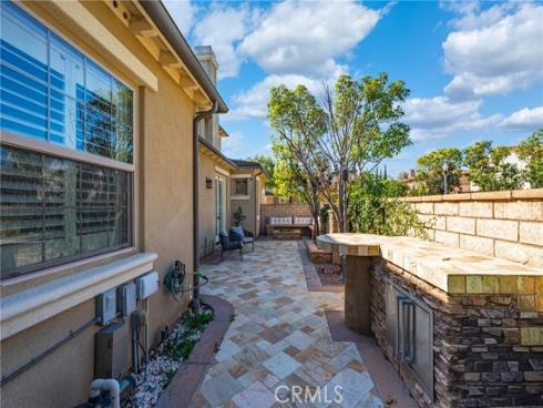 35  Twin Gables  , Irvine, CA