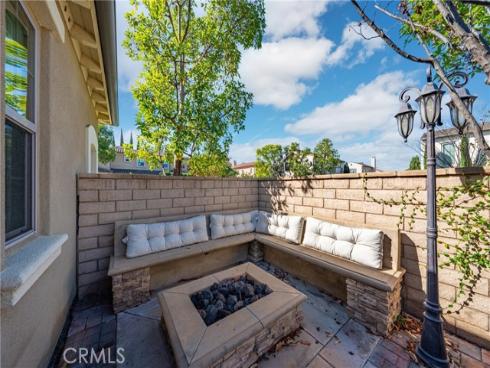 35  Twin Gables  , Irvine, CA