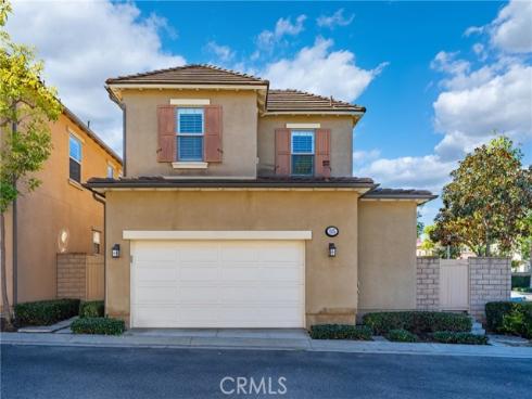 35  Twin Gables  , Irvine, CA