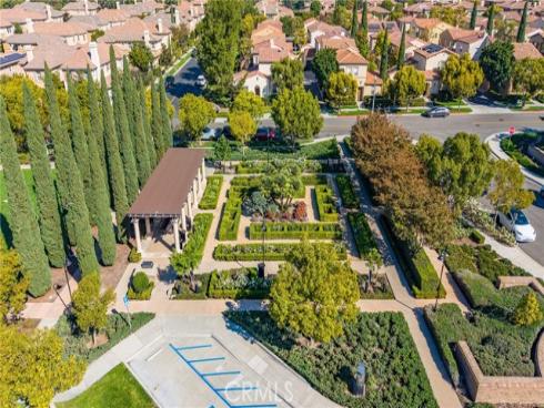 35  Twin Gables  , Irvine, CA