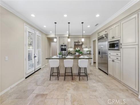 35  Twin Gables  , Irvine, CA