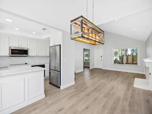 14  Dragonfly  25 , Irvine, CA