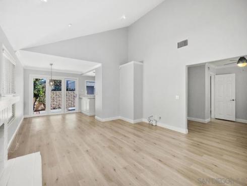 14  Dragonfly  25 , Irvine, CA