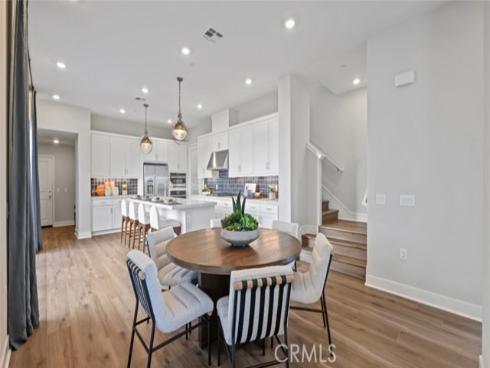 194  Billings  , Irvine, CA