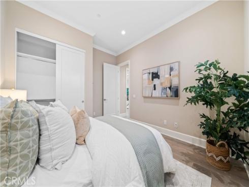 100  Viano  , Irvine, CA