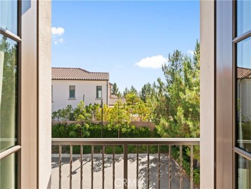 100  Viano  , Irvine, CA