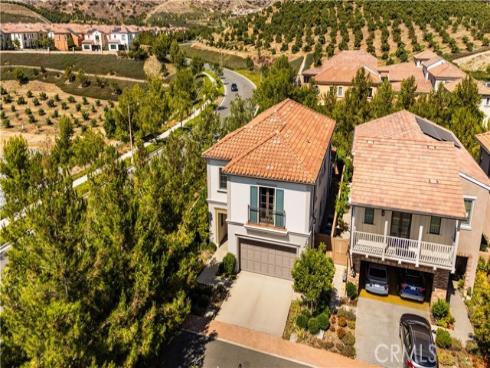 100  Viano  , Irvine, CA