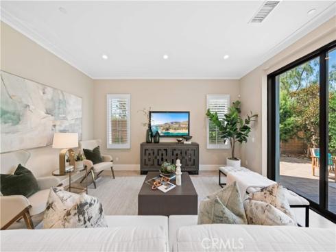 100  Viano  , Irvine, CA